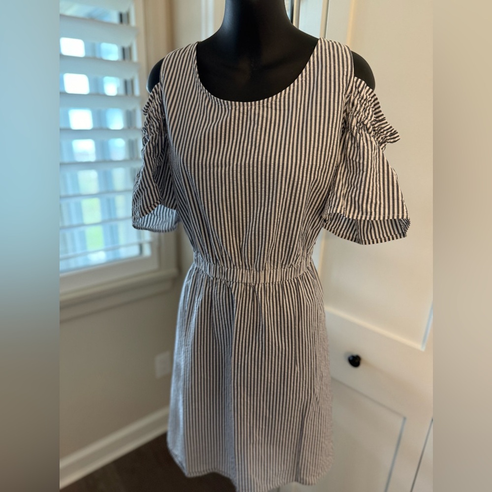 A New Day Grey Striped Cold Shoulder Dress Size Medium